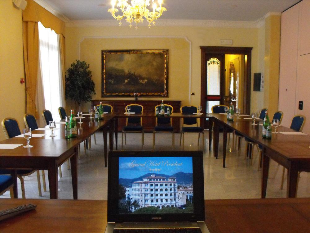 Grand Hotel President Όλμπια Εξωτερικό φωτογραφία