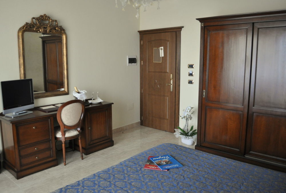 Grand Hotel President Όλμπια Εξωτερικό φωτογραφία