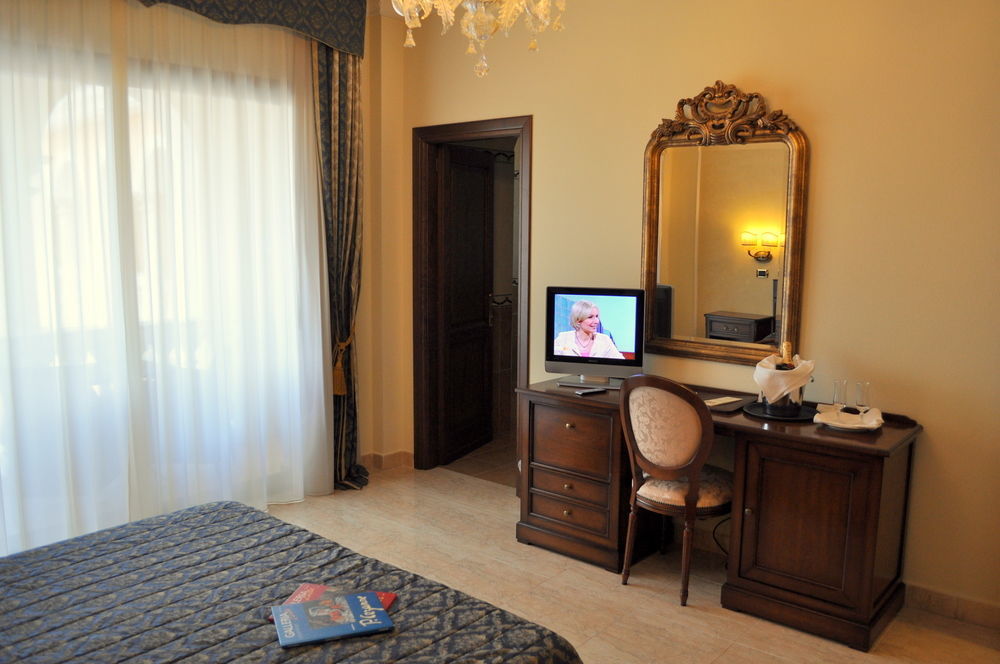Grand Hotel President Όλμπια Εξωτερικό φωτογραφία