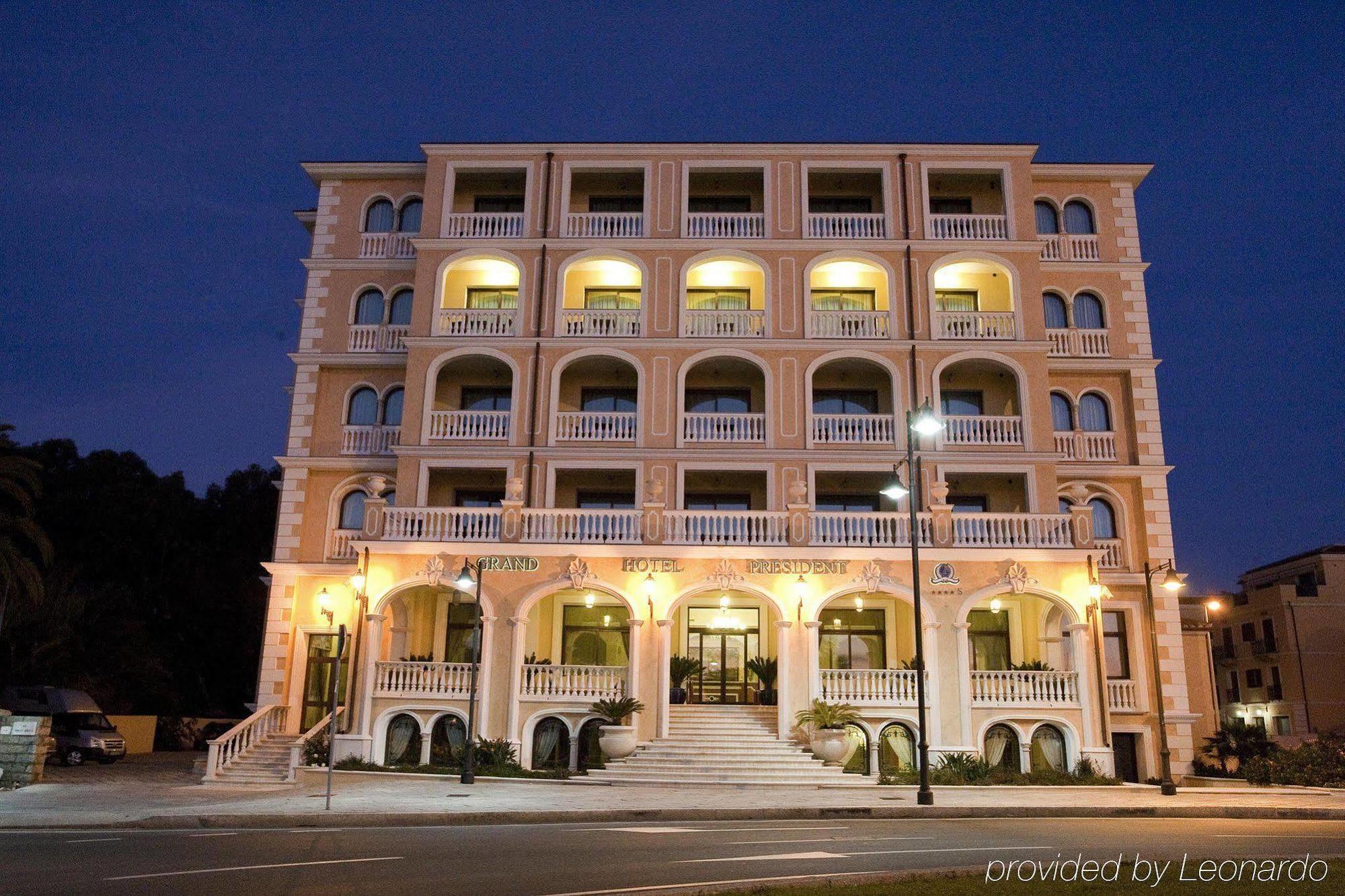 Grand Hotel President Όλμπια Εξωτερικό φωτογραφία