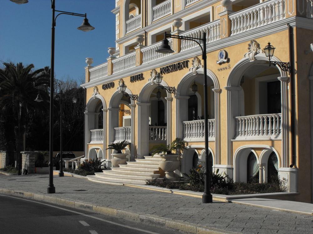 Grand Hotel President Όλμπια Εξωτερικό φωτογραφία