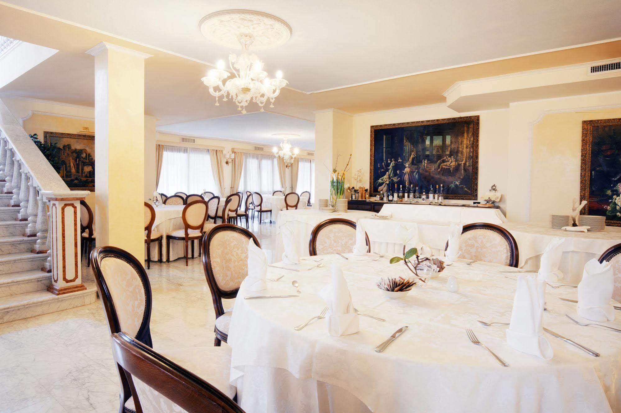 Grand Hotel President Όλμπια Εξωτερικό φωτογραφία