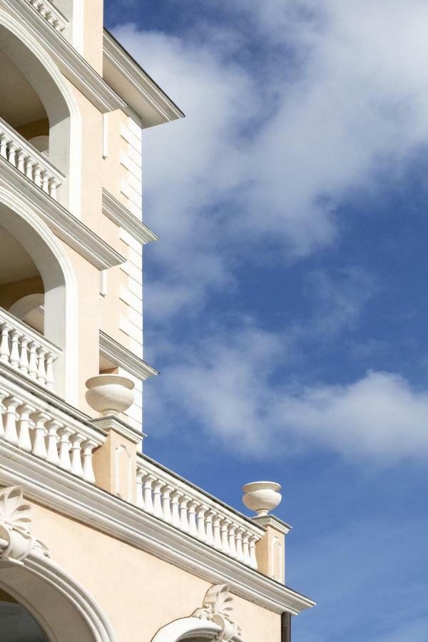 Grand Hotel President Όλμπια Εξωτερικό φωτογραφία