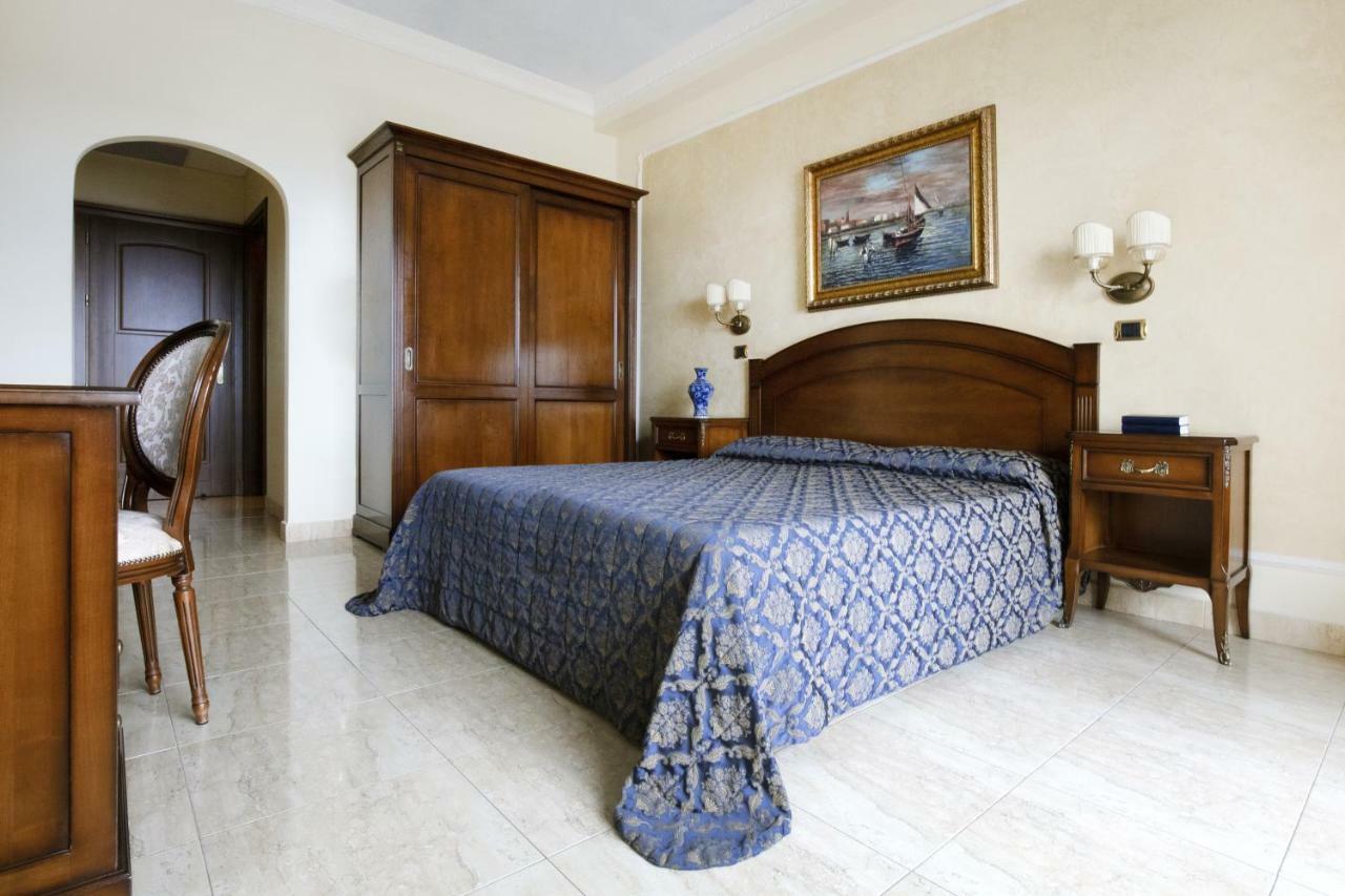 Grand Hotel President Όλμπια Εξωτερικό φωτογραφία